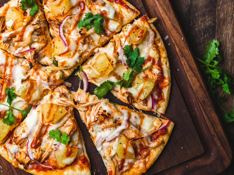 Bol malzemeli ince hamurlu pizza